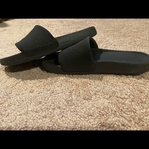 lululemon Restfeel Slides. Womens sz 8 BLK